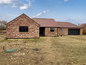 3 Horton Close- click for photo gallery